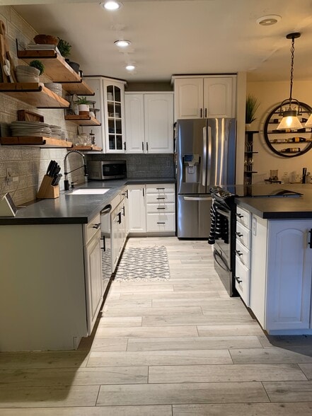 Kitchen - 5945 E Thomas Rd