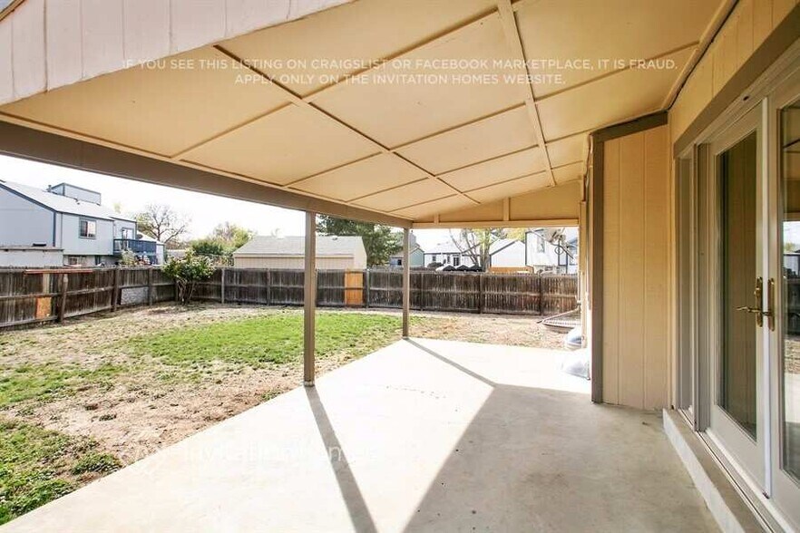 Building Photo - 11091 Albion Dr