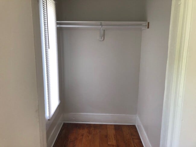 Building Photo - Renovated 2BR House.