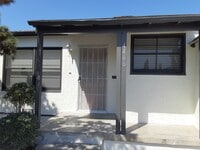 Building Photo - Cute Bungalow