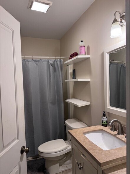 Bathroom - 124 Lacey St