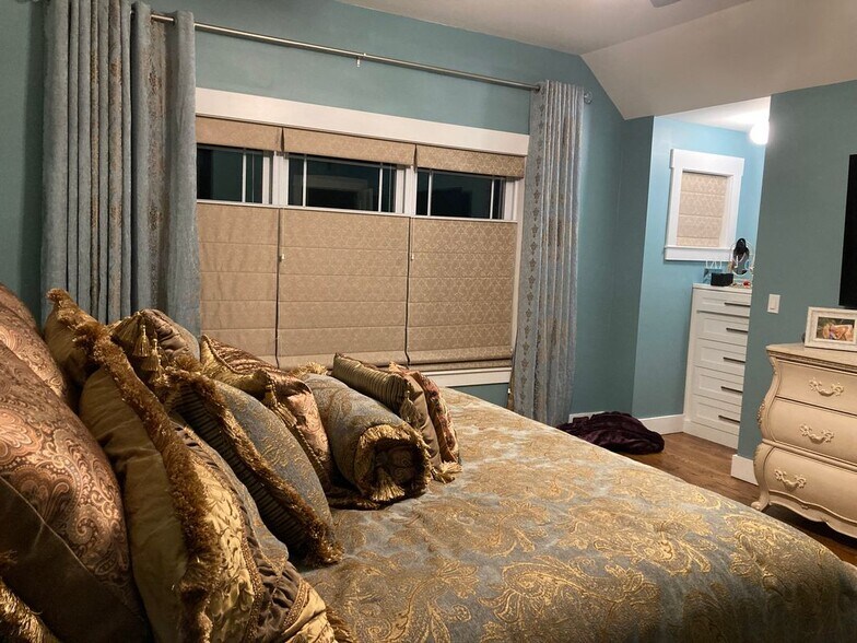 Building Photo - 16 Dorothy St