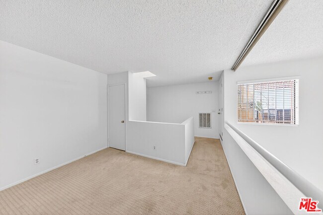 Building Photo - 1118 Valencia St