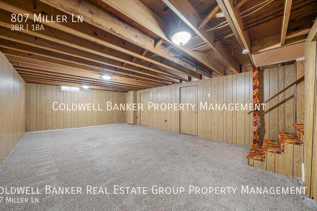 Building Photo - 807 Miller Ln