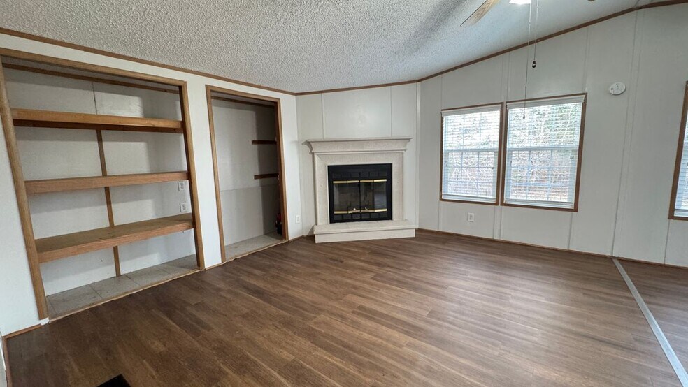 Building Photo - 21120 Binford Rd