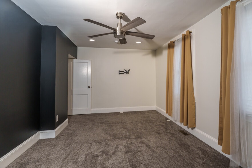 Building Photo - 3706 3rd St