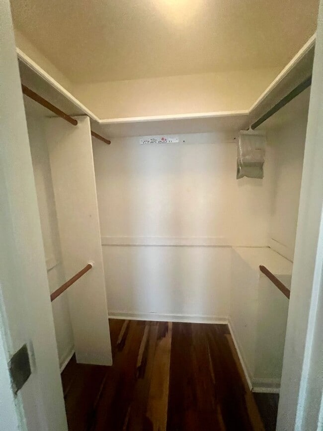 Building Photo - 4 BR, 1 car garage, Very desirable Pine Valley Community and Schools! Fenced yard! Hard wood floo...