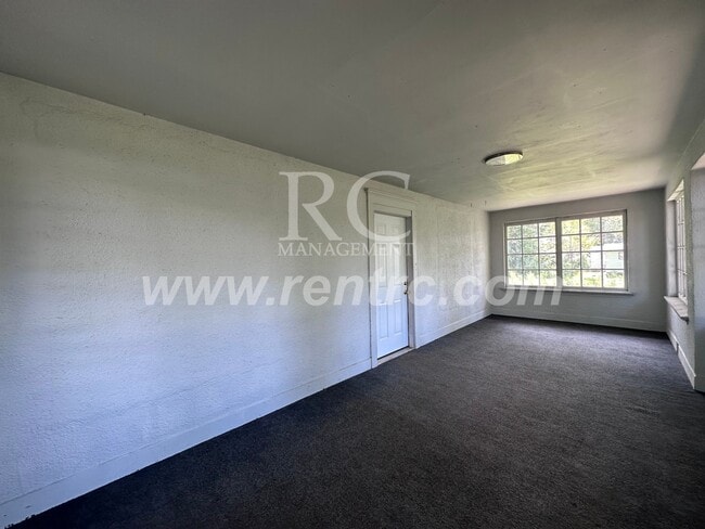 Building Photo - 223 Kentucky-
