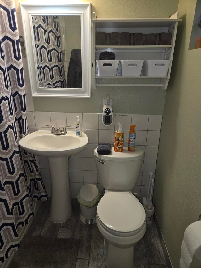 Building Photo - R and B Properties