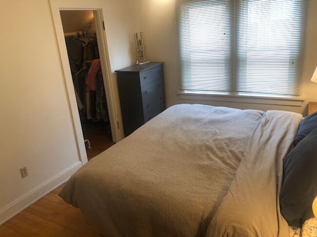 Building Photo - Single-Family Home in Greenbush Neighborhood!