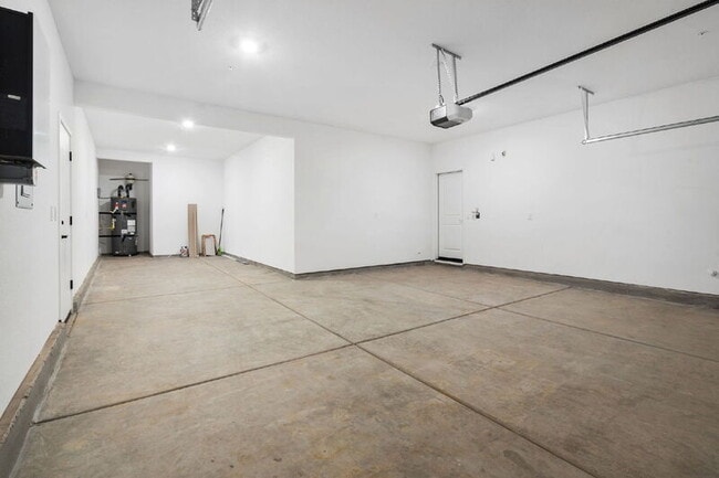 Building Photo - 8151 Lavigne Cir