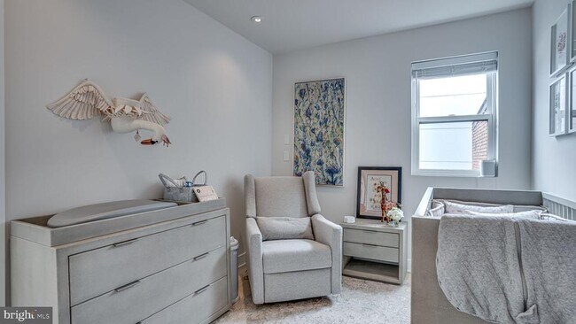 Building Photo - 2003 1st St NW