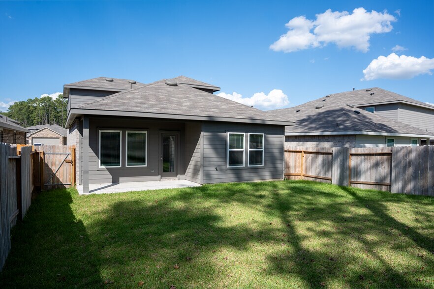 Building Photo - 5746 Hampton Valley Dr