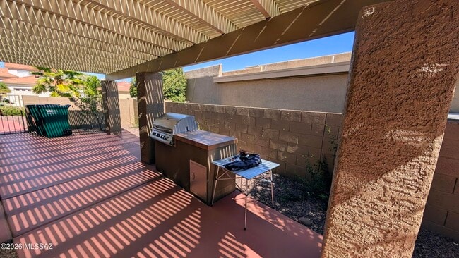Building Photo - 64275 E Orangewood Ln