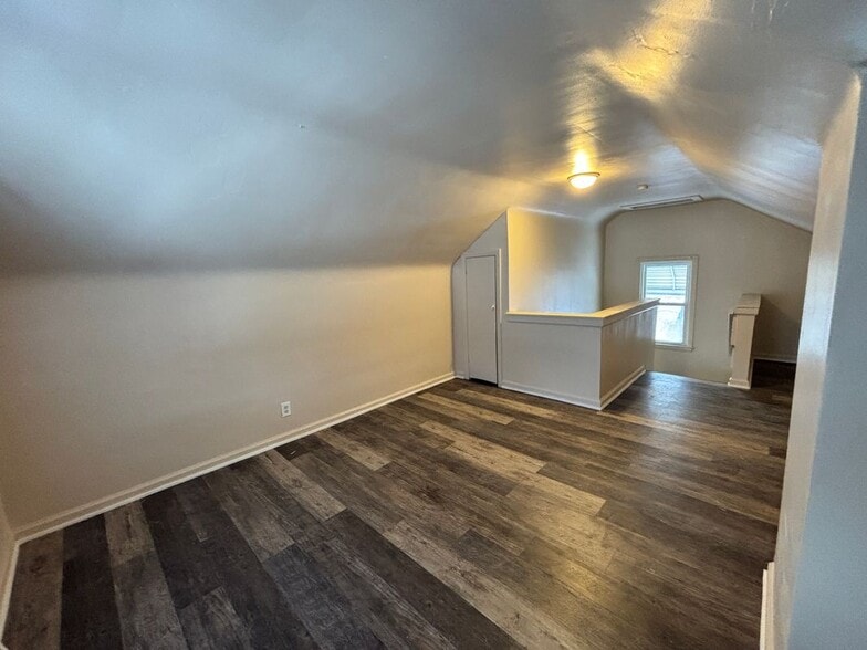 Building Photo - 20059 Bloom St