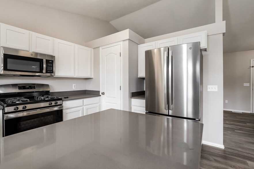 Building Photo - 772 Fox Run Dr