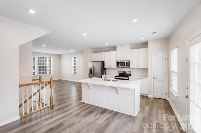 Building Photo - 2303 Autumn Olive Ln