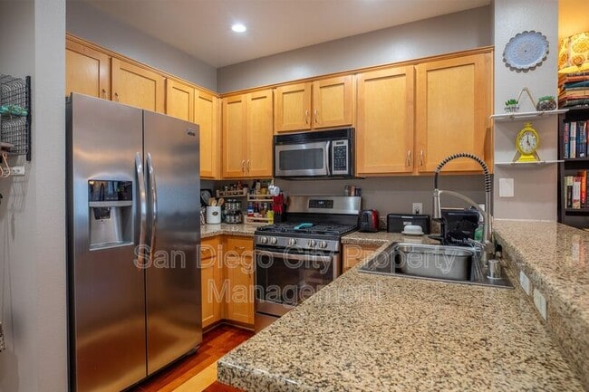 Building Photo - 450 J St