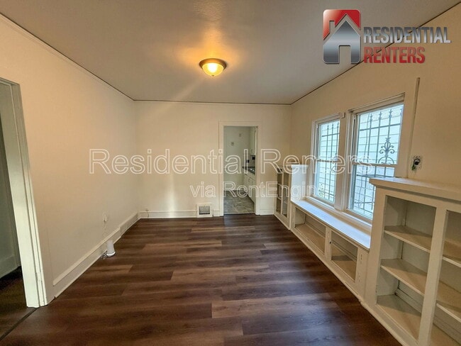 Building Photo - 5560 N 40th St