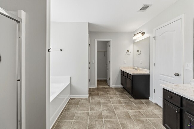 Building Photo - 100 Stoney Creek Dr