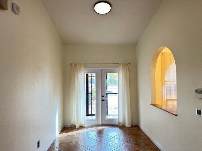 Building Photo - Tranquil Lakefront Living in the Heart of ...