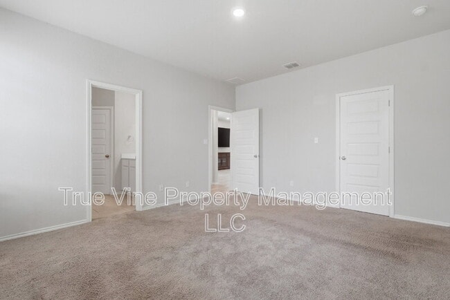 Building Photo - 3434 Hacienda Wy
