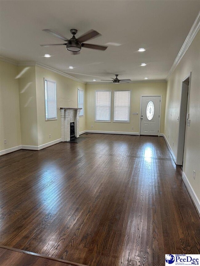 Building Photo - 203 S Franklin Dr