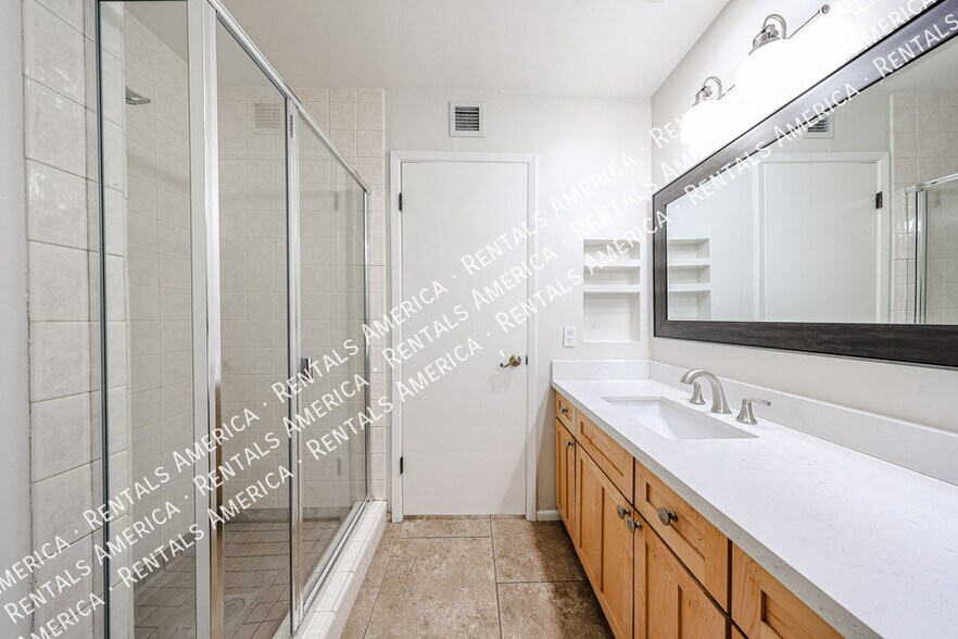 Building Photo - 2636 S Reyes