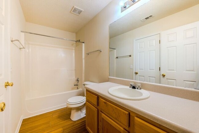 Building Photo - 263 Silver Ridge Dr