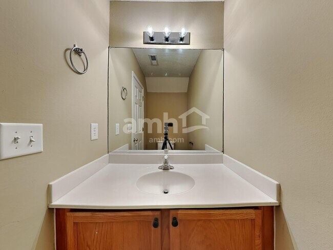 Building Photo - 836 Stockport Way