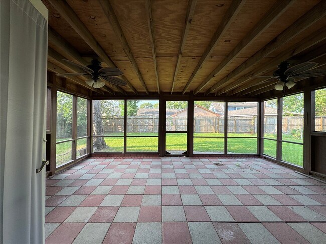 Building Photo - 1812 Dolphin Dr