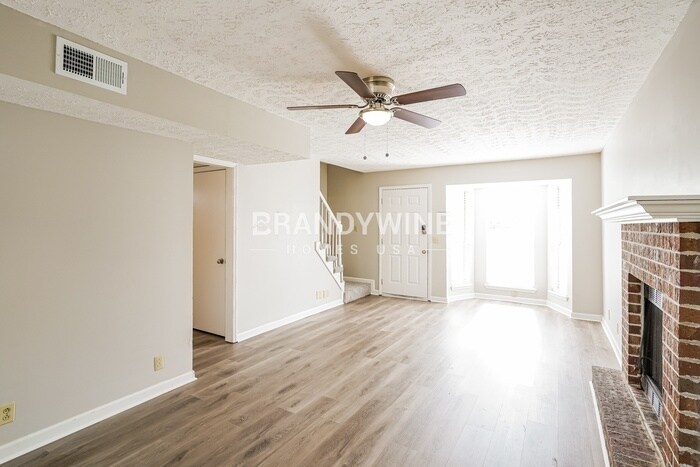 Building Photo - 924 Ilawood Dr