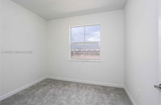 Building Photo - 26459 SW 148th Ave