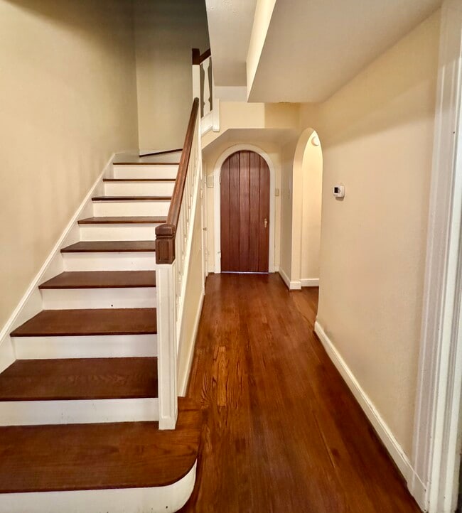 Building Photo - 3209 Mockingbird Ln