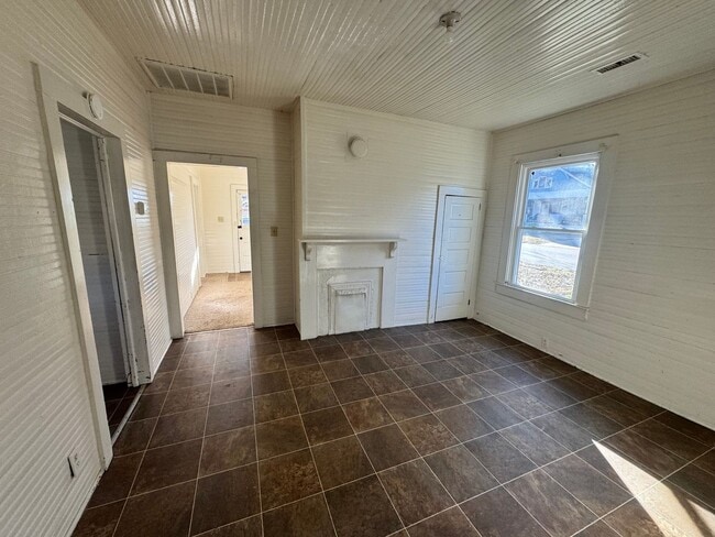 Building Photo - 2/1 House in Downtown Shelby, NC