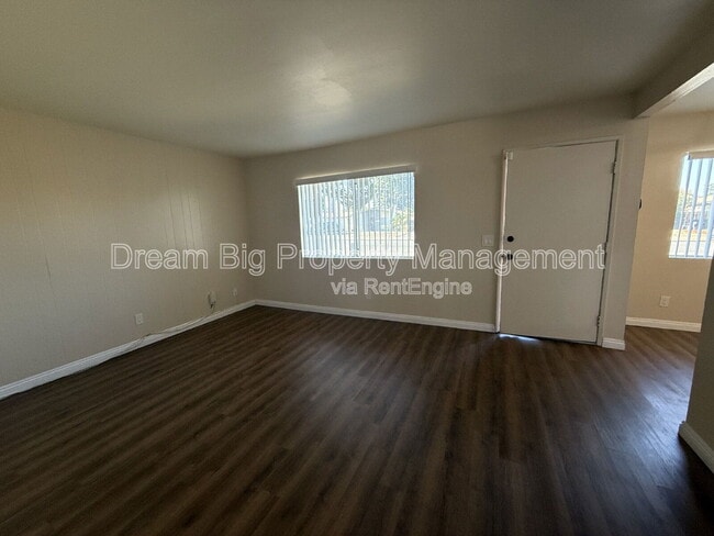 Building Photo - 2328 W Oakland Ave