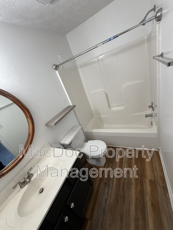 Building Photo - 10500 Boxmeer Ct