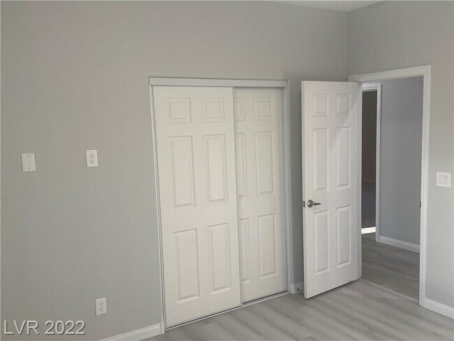 Building Photo - 4966 Andover Dr