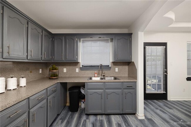 Building Photo - 16 Melanie Dr