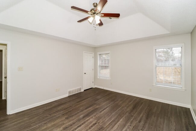 Building Photo - 10010 Cameron Ridge TR