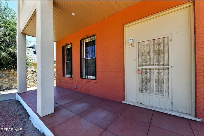 Building Photo - 612 E Nevada Ave