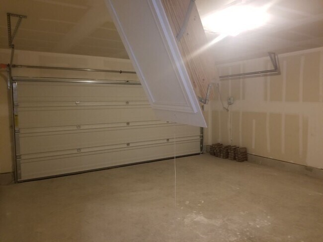 Building Photo - 8511 Cassia Cove