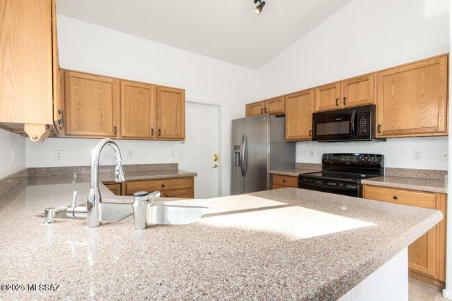 Building Photo - 9162 N Treasure Mountain Dr