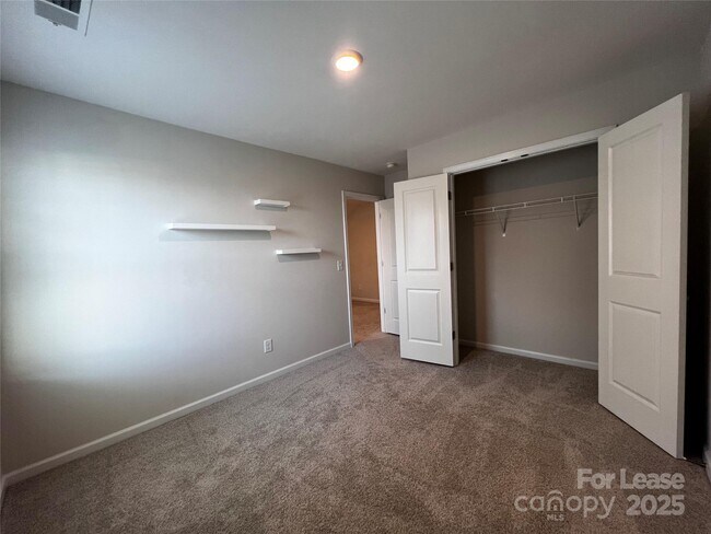 Building Photo - 108 Keats Aly