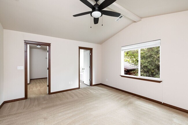 Building Photo - Beautiful 3 Bedroom 2.5 Bathroom Home in Bothell