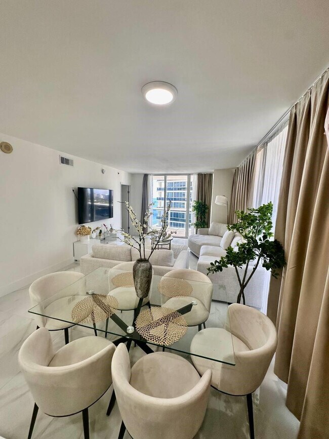 Building Photo - 1830 S Ocean Dr