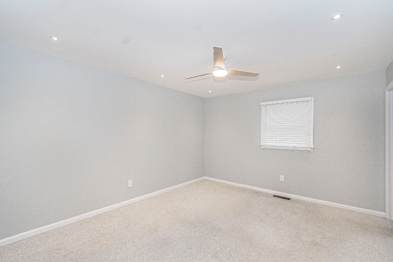 Building Photo - 118 Camelot Ct