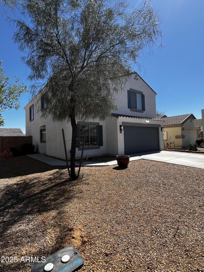 Building Photo - 37061 W Bello Ln