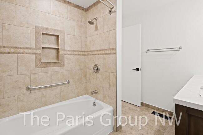 Building Photo - Lovely 2025 Remodeled Shoreline 4BR in Ric...
