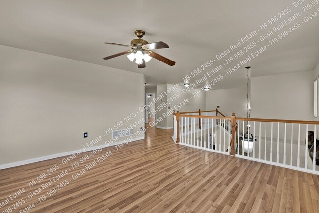 Building Photo - This beautiful 4 bedroom, 3 1/2 bathroom, ...